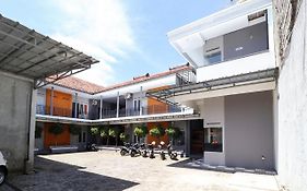 Reddoorz At Merdeka Street Hotel